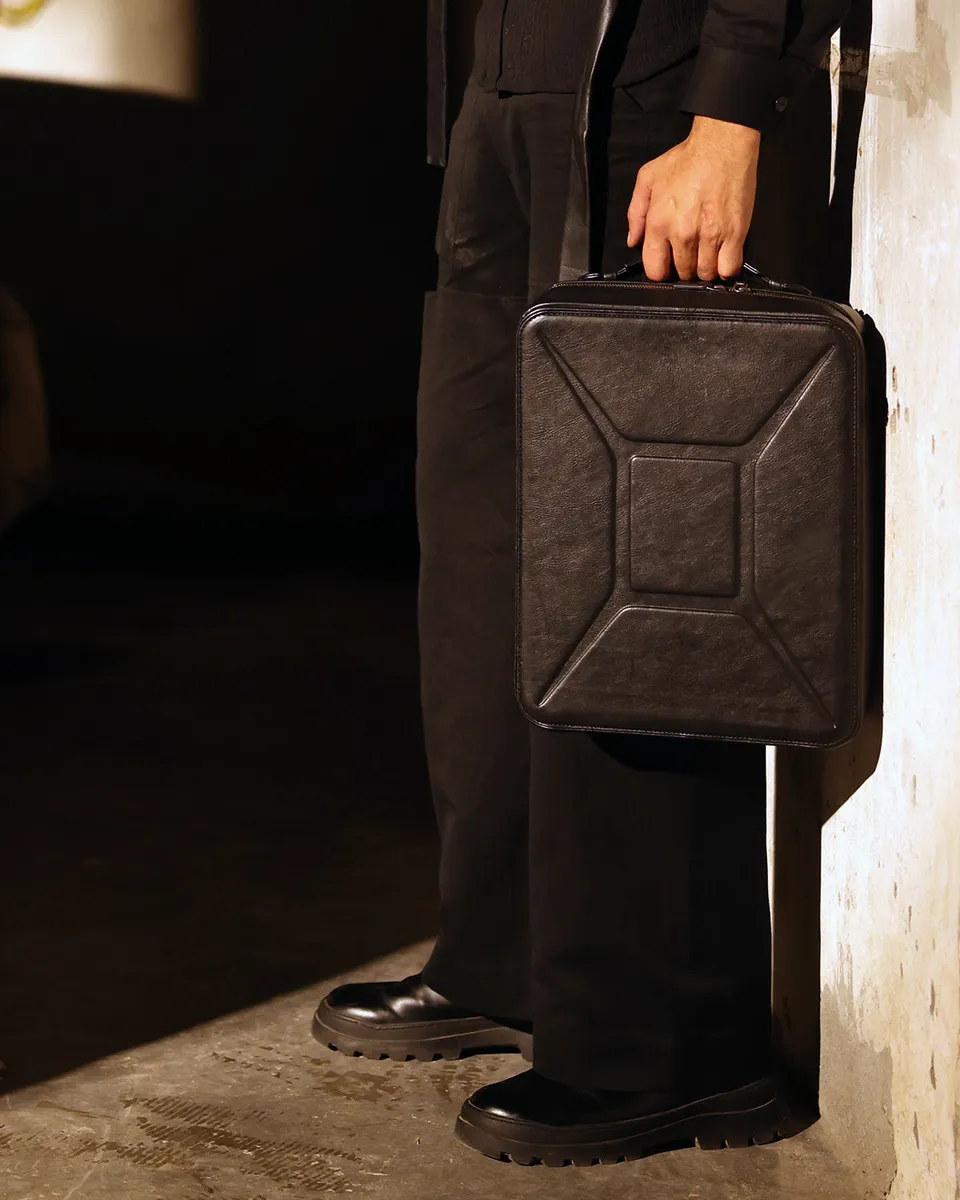 COUNTRYMADE Countrymade Leather Goods Jerrycan Briefcase Bag en cuir