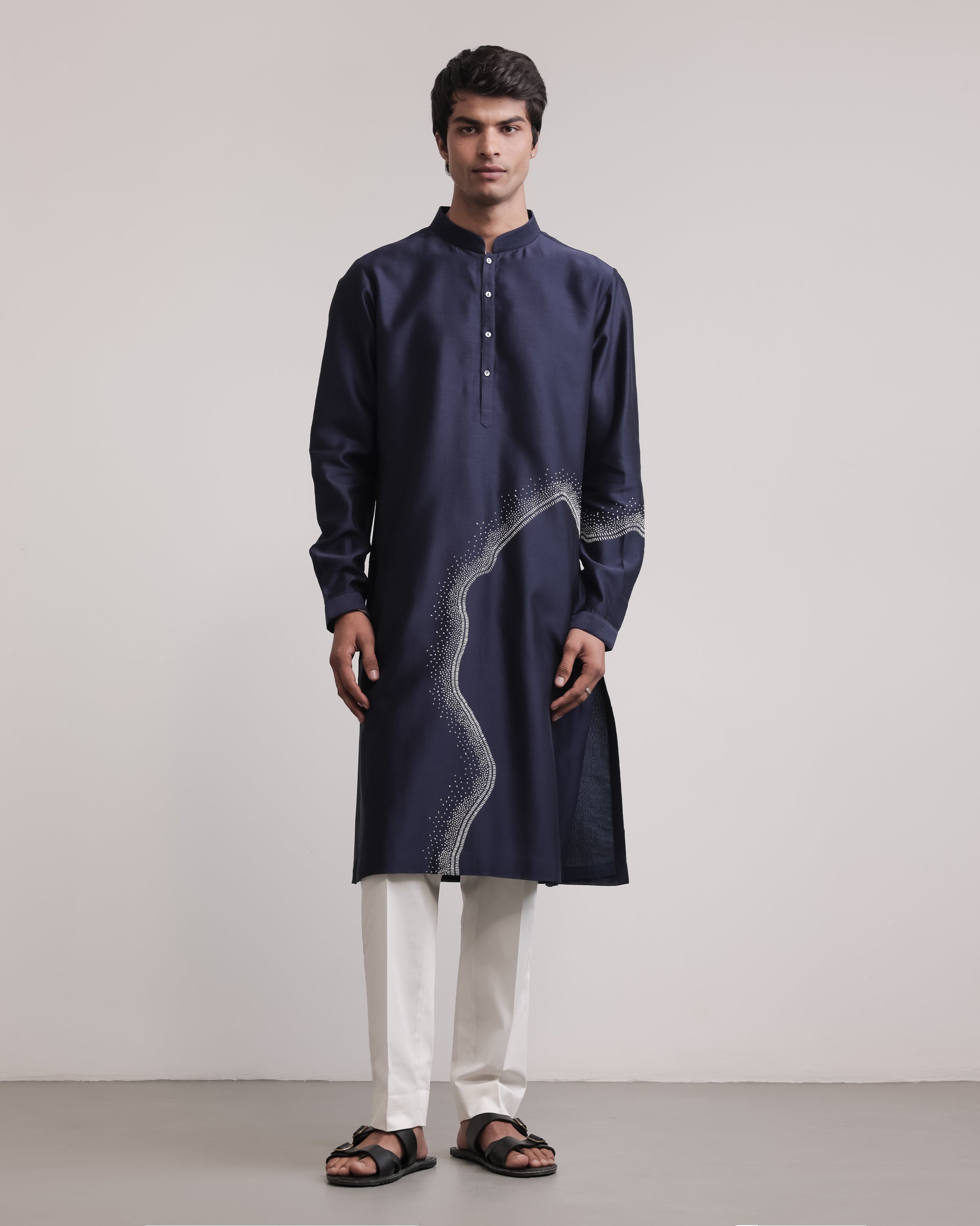COUNTRYMADE Kurtas Obscured Halo Hand-embroidered Kurta Set ensemble kurta