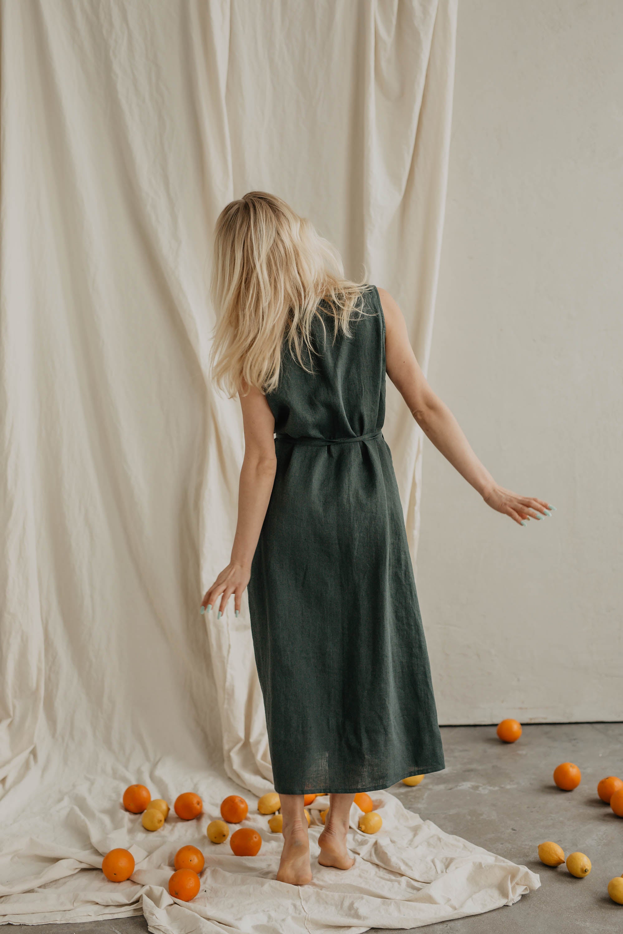 Laumė linen Linen Dresses Salomėja robe portefeuille en lin jaune soleil