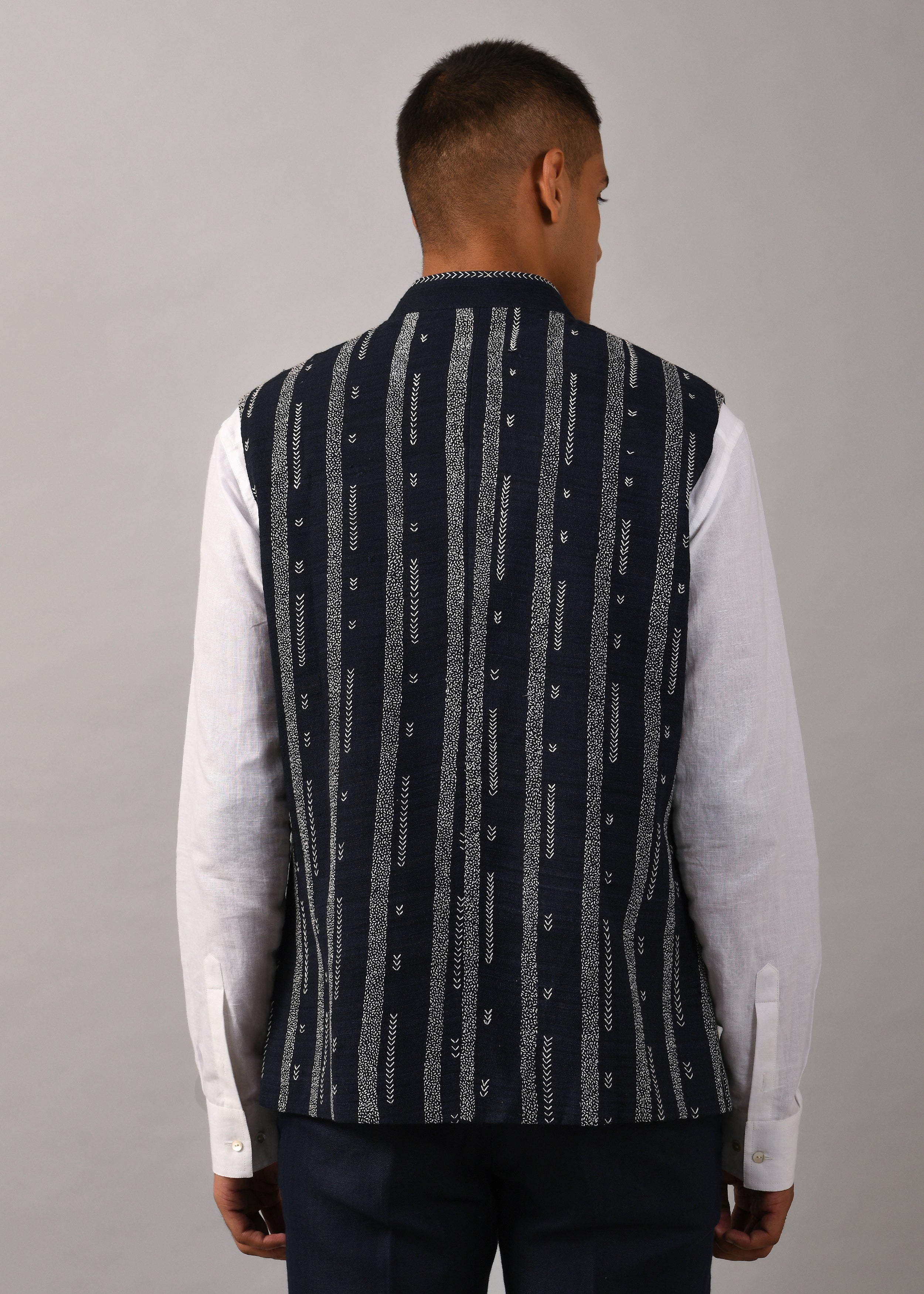 COUNTRYMADE Nehru Jackets Contrail Embroidered Bundi bundi bleu marine coton soie