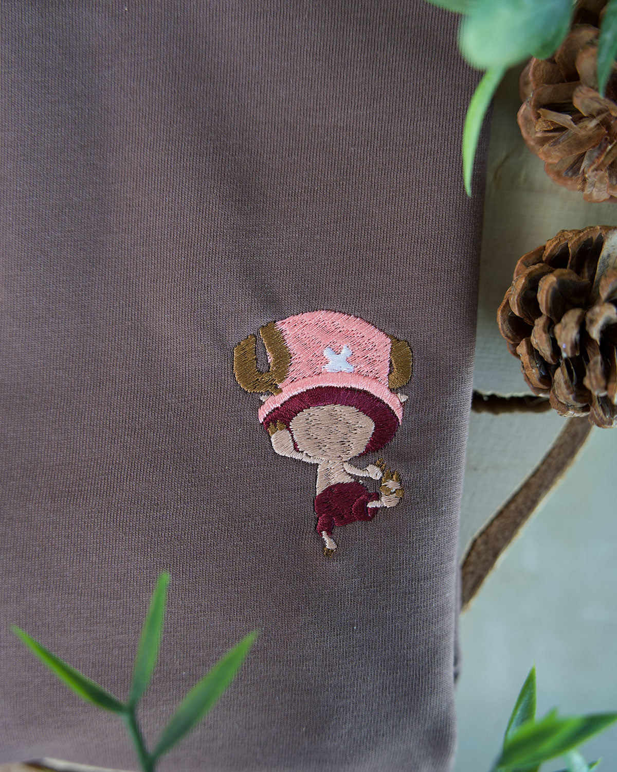 Juste Un T-shirt T-shirts Brodés Tony Tony Chopper t-shirt blanc brodé coton biologique
