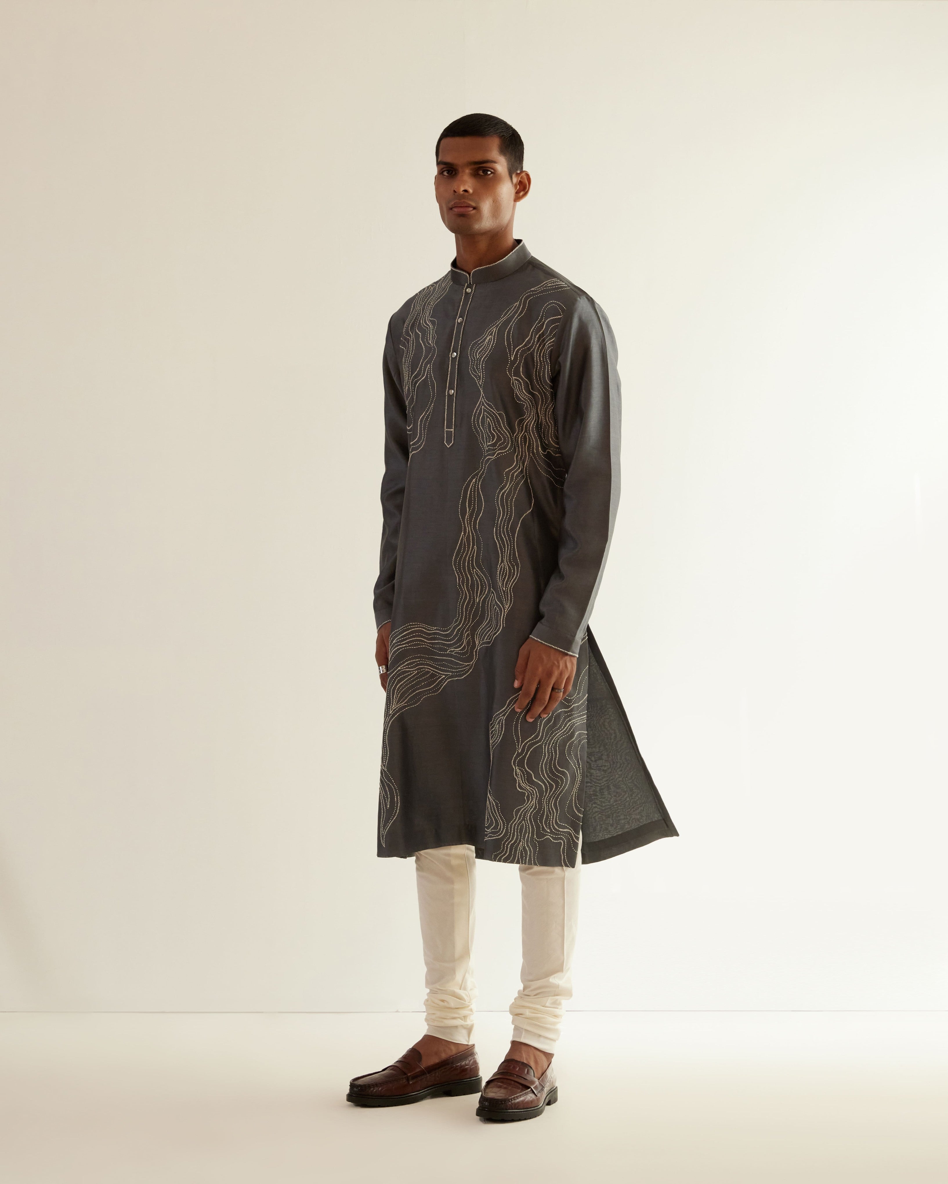COUNTRYMADE Kurtas Infinity Embroidered Kurta Set ensemble kurta gris anthracite