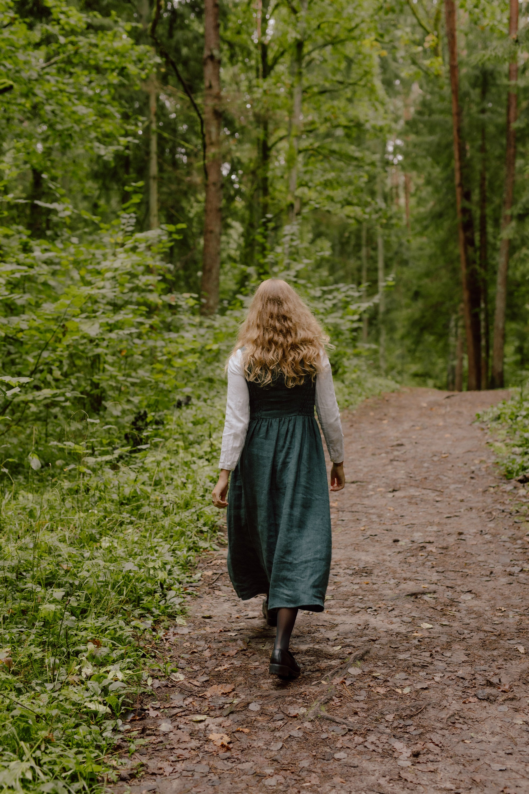 Laumė linen Linen Dresses Enola robe en lin bleu profond
