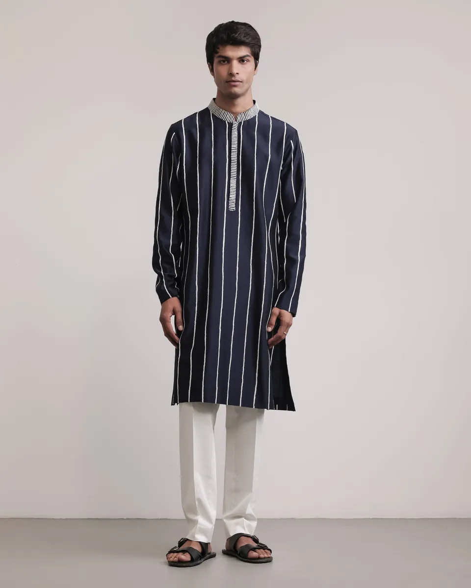 COUNTRYMADE Kurtas Frayed Stripes Kurta Set ensemble kurta rayé sur commande