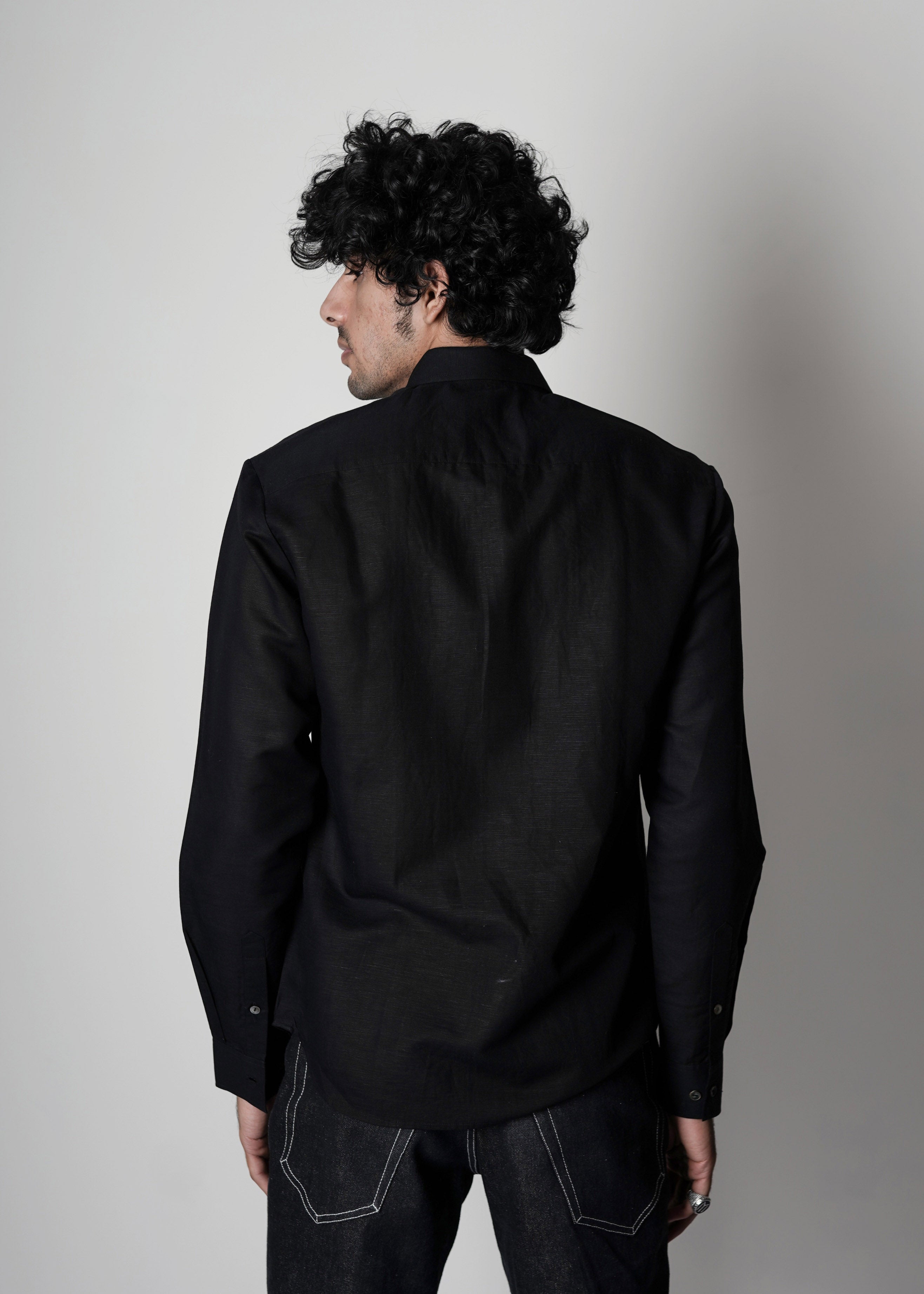 COUNTRYMADE Shirts Hand Embroidered Shirt en lin noir brodé