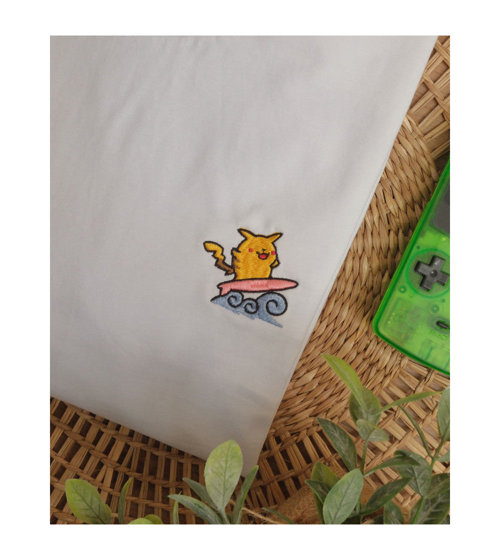 Juste Un T-shirt T-shirts Brodés Pika Surfer t-shirt brodé coton bio