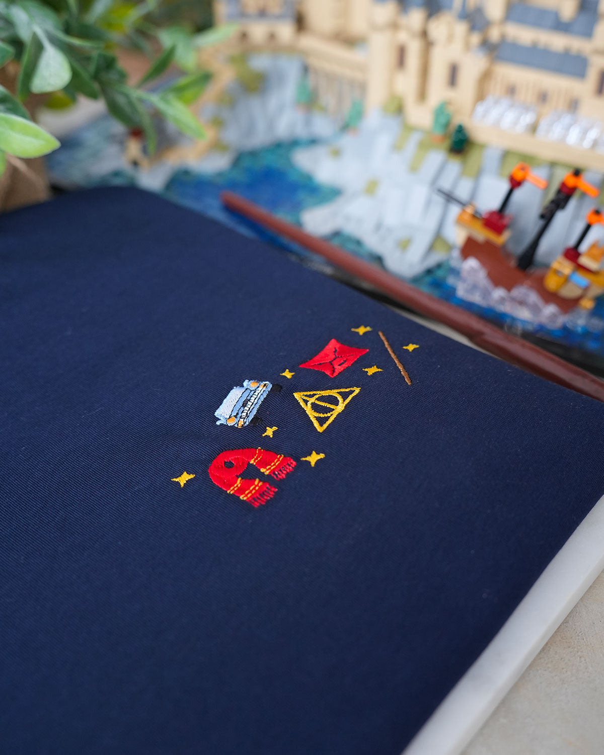 Juste Un T-shirt T-shirts Brodés La chambre des Secrets T-shirt blanc déstockage