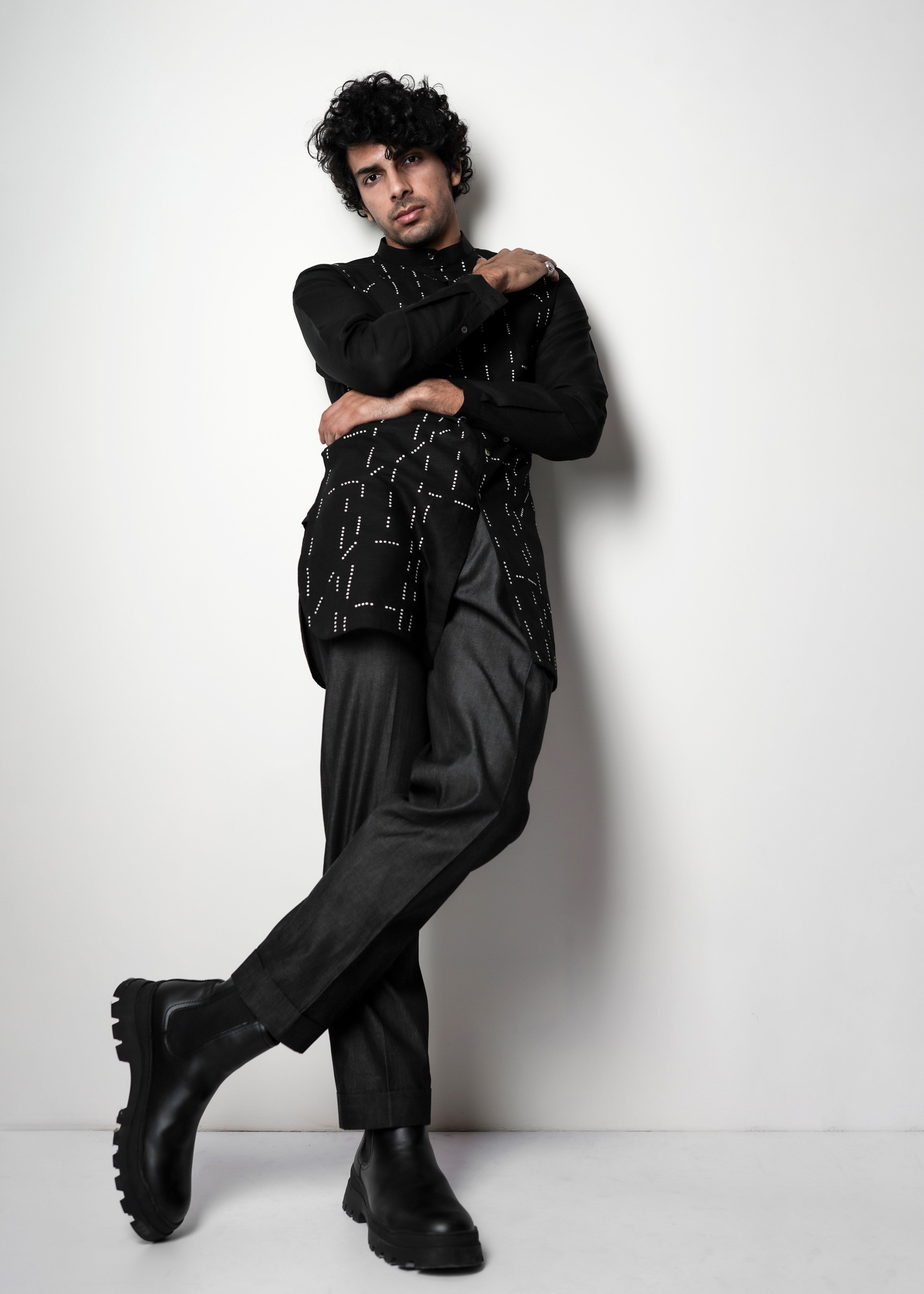 COUNTRYMADE Kurtas Fuselage Short Kurta kurta court noir en lin brodé