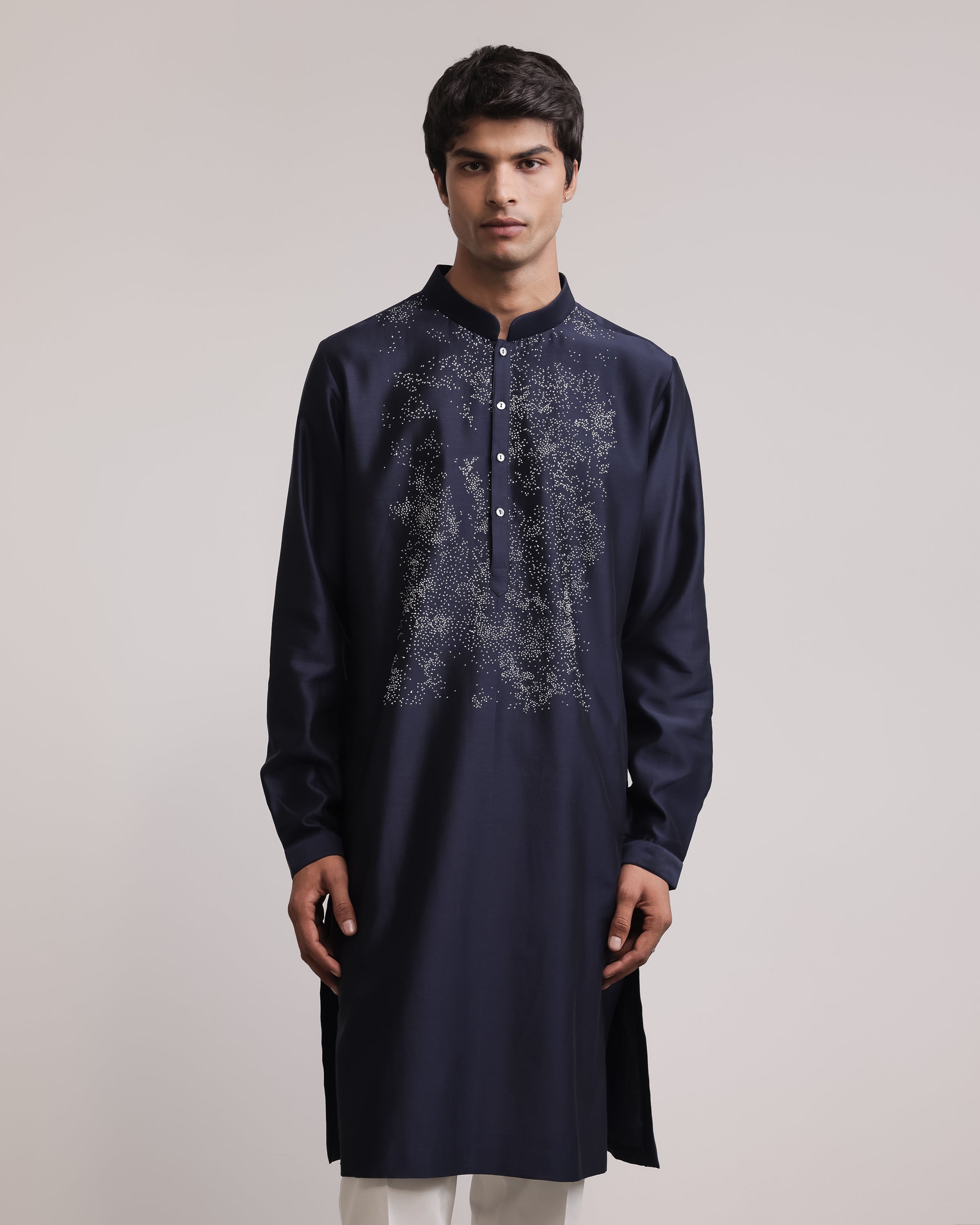 COUNTRYMADE Kurtas Residual Yoke Kurta Set ensemble kurta en soie brodé