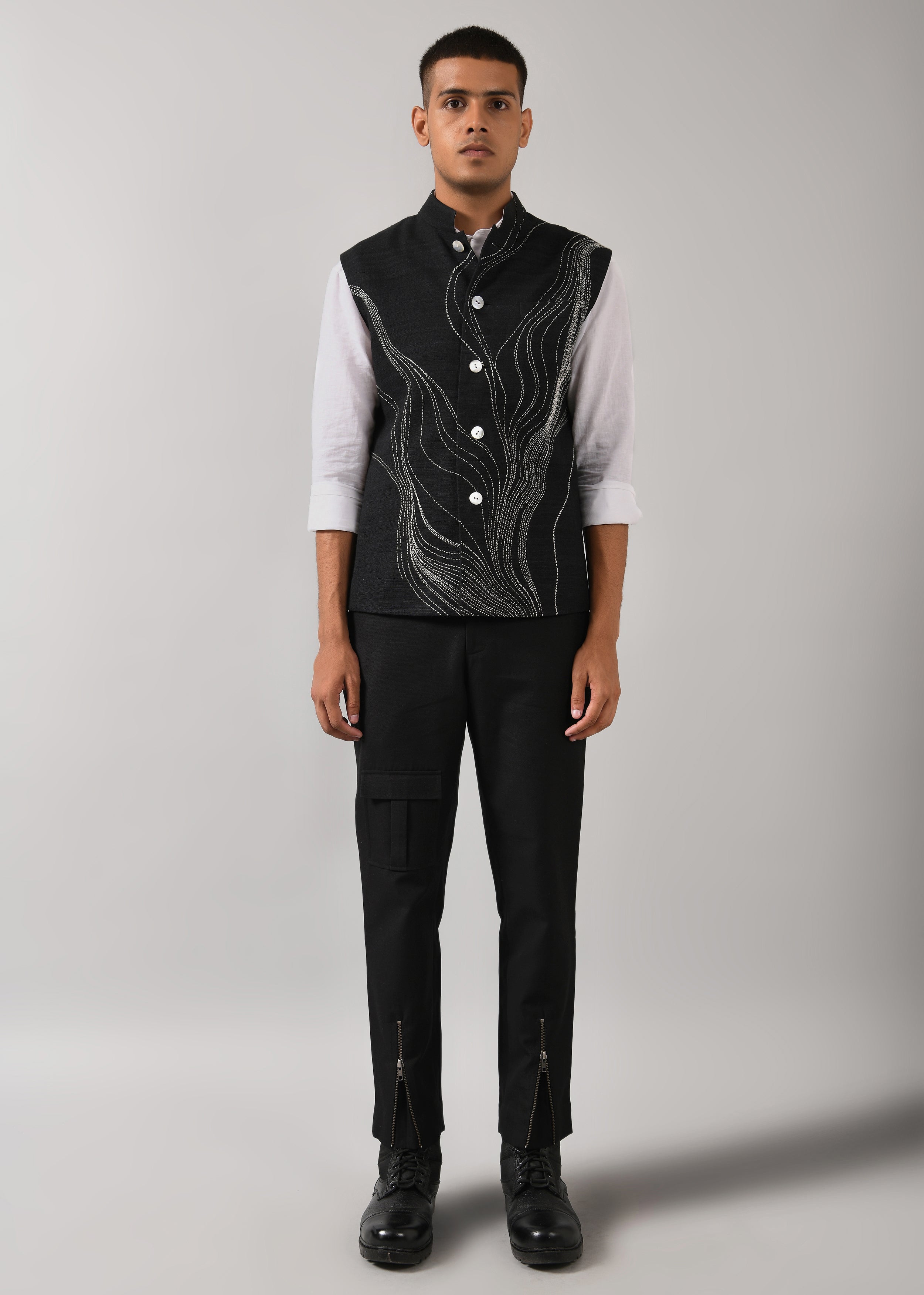 COUNTRYMADE Nehru Jackets Horizon Embroidered Bundi veste noire M coton-soie