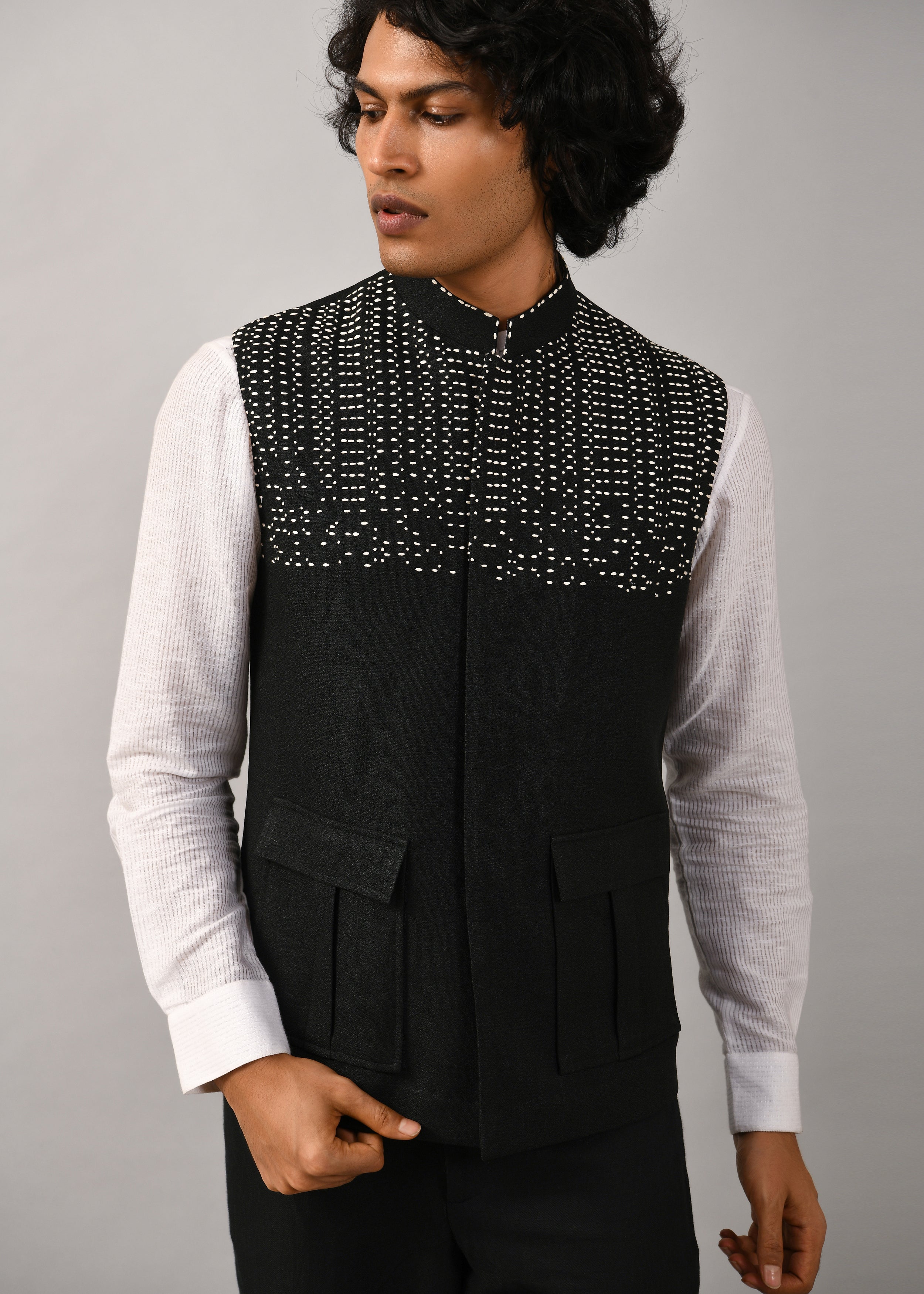COUNTRYMADE Nehru Jackets Morse Code Bundi bundi noire brodée