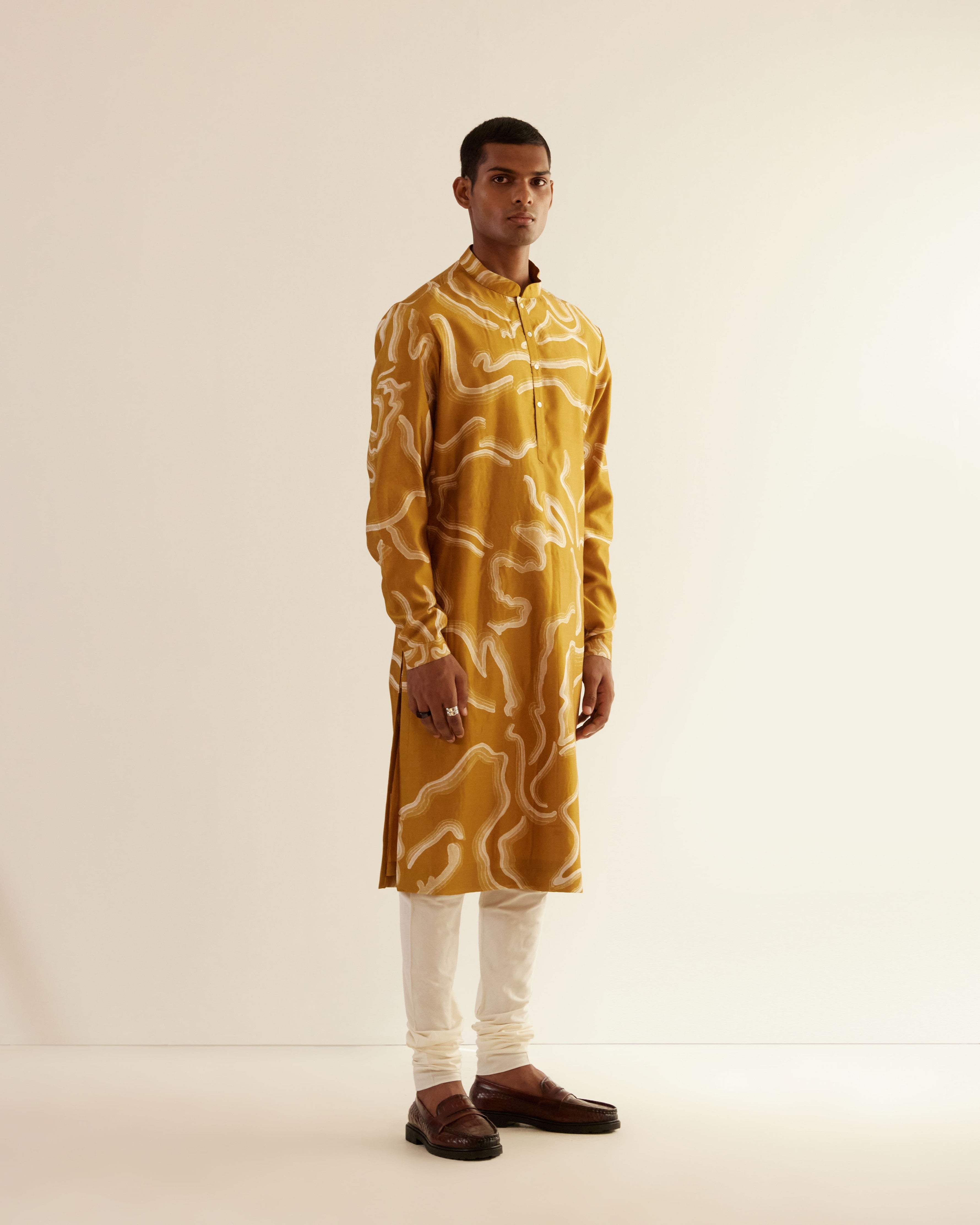 COUNTRYMADE Kurtas Desert Print Silk Kurta kurta en soie moutarde