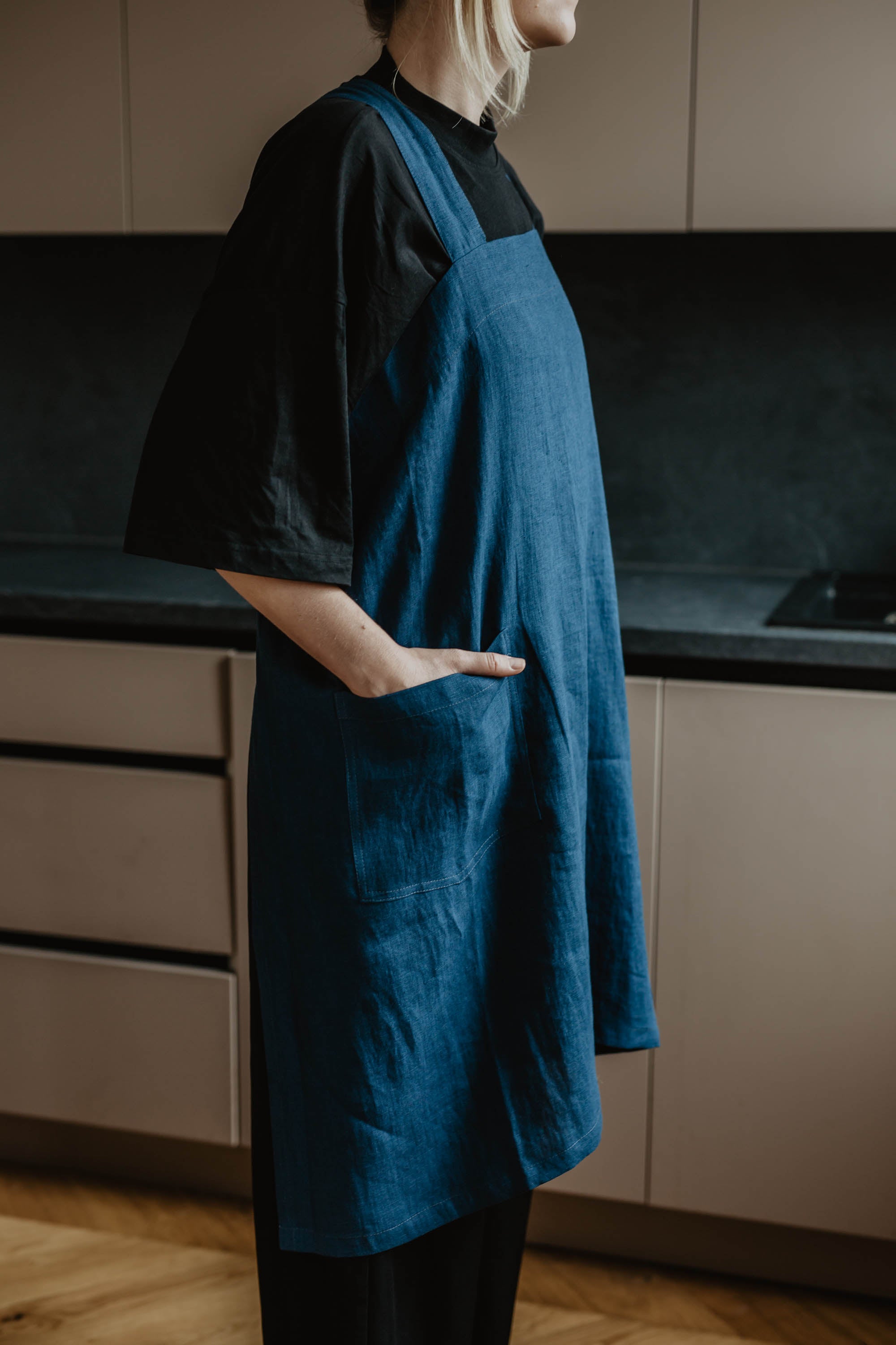 Laumė linen Home Edit DIRVOLIRA tablier japonais en lin à bretelles croisées, 2 poches