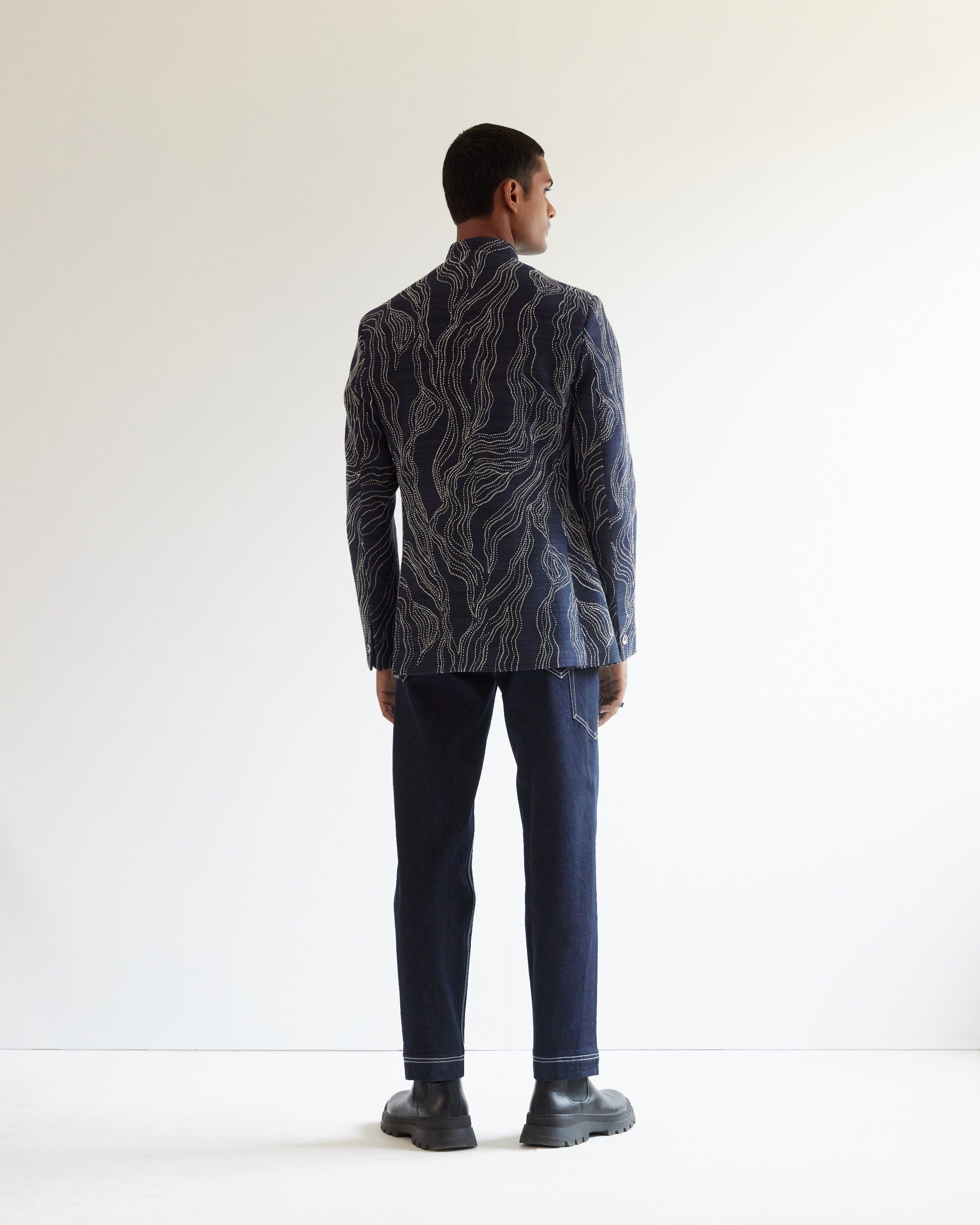 COUNTRYMADE Nehru Jackets Infinity hand-embroidered Bandhgala veste bleu marine en soie