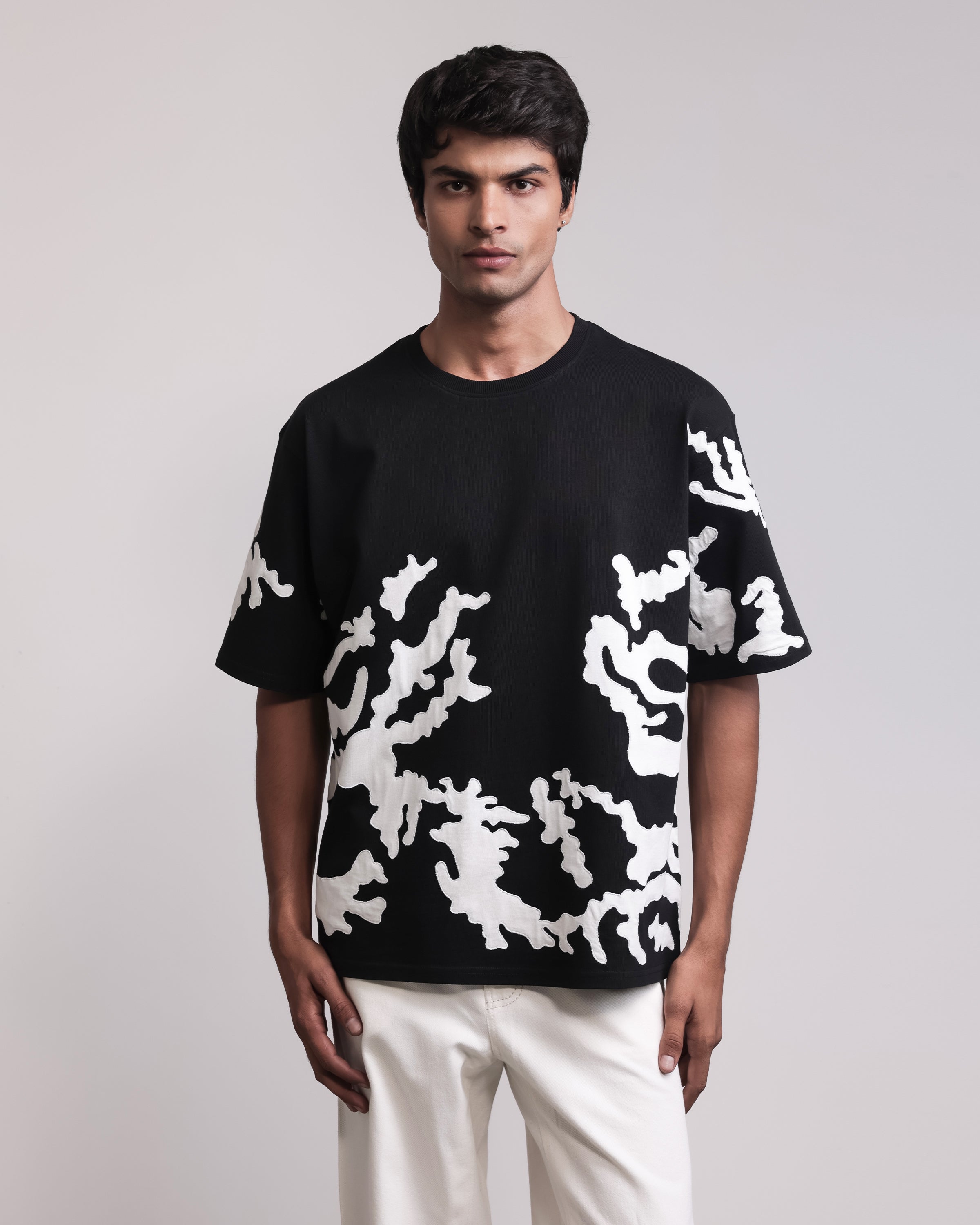 COUNTRYMADE T-shirts CAMOUFLAGE T-SHIRT T-shirt noir en coton brodé