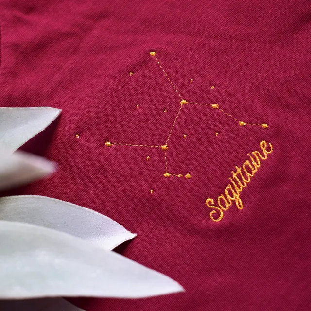 Juste Un T-shirt T-shirts Brodés Sagittaire t-shirt brodé blanc astro
