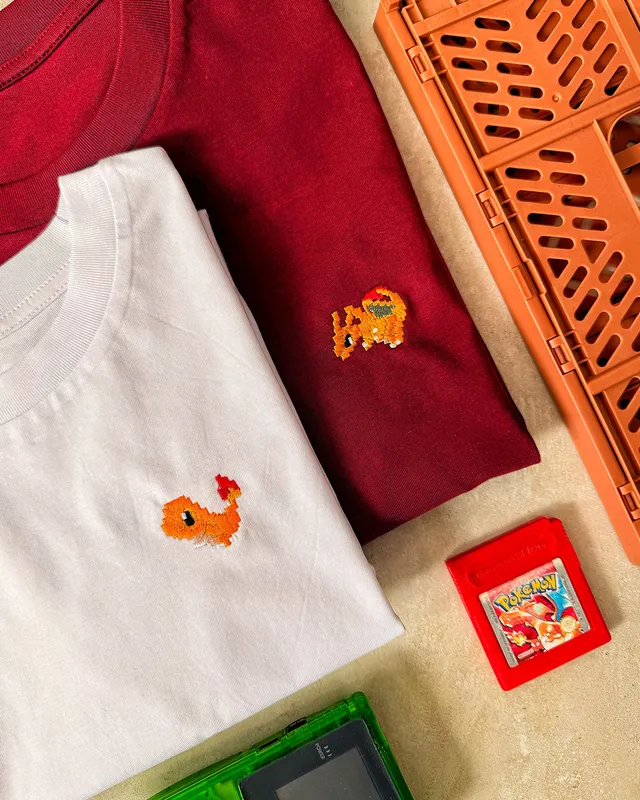 Juste Un T-shirt T-shirts Brodés Coffret T-shirt brodé Papa Salamèche adulte enfant