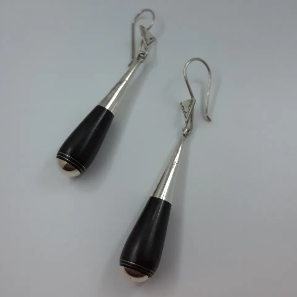 Sourire Multicolore Boucles d’oreilles massues boucles longues ébène et argent