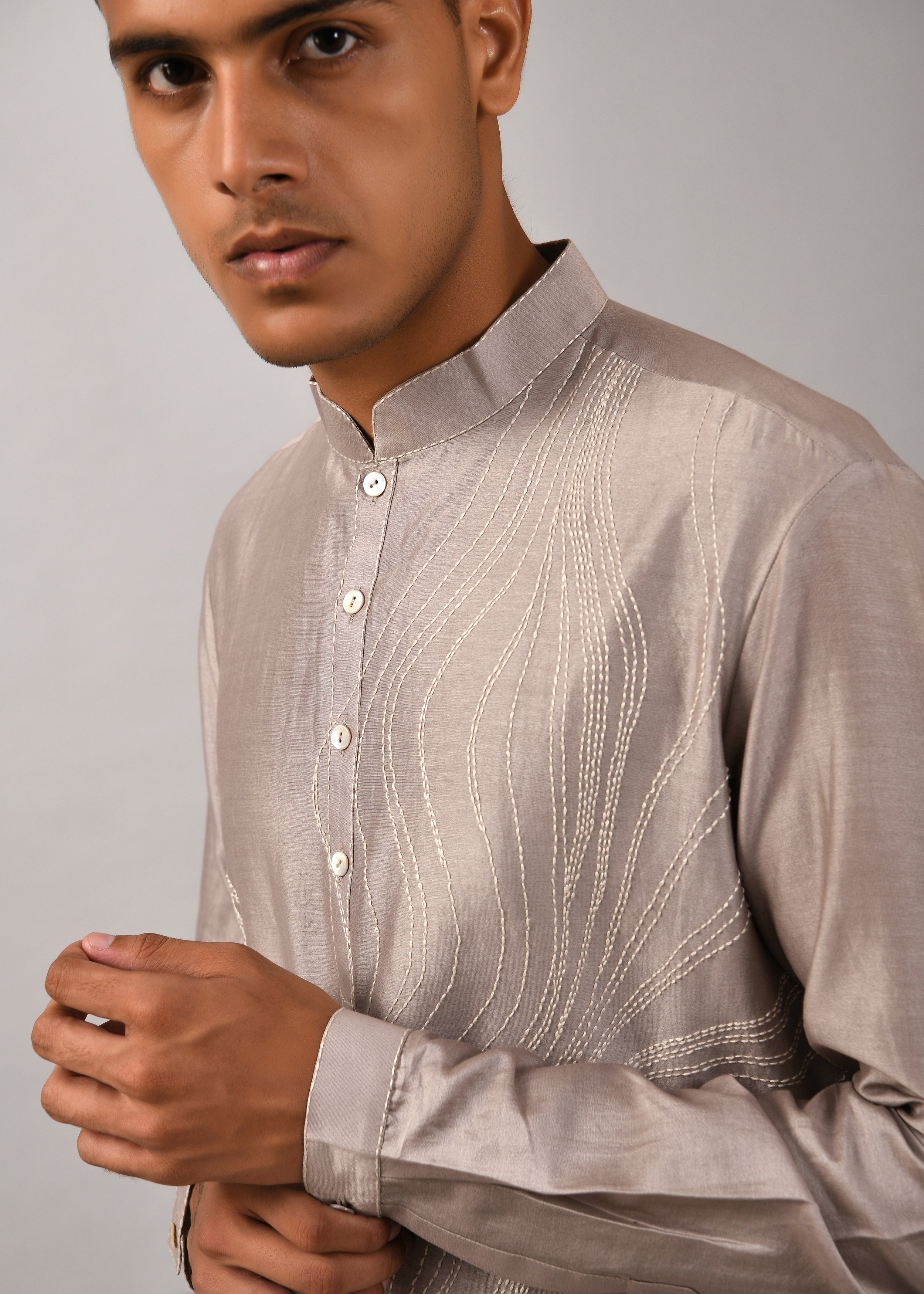 COUNTRYMADE Kurtas Horizon Embroidered Kurta Set ensemble kurta brodé gris