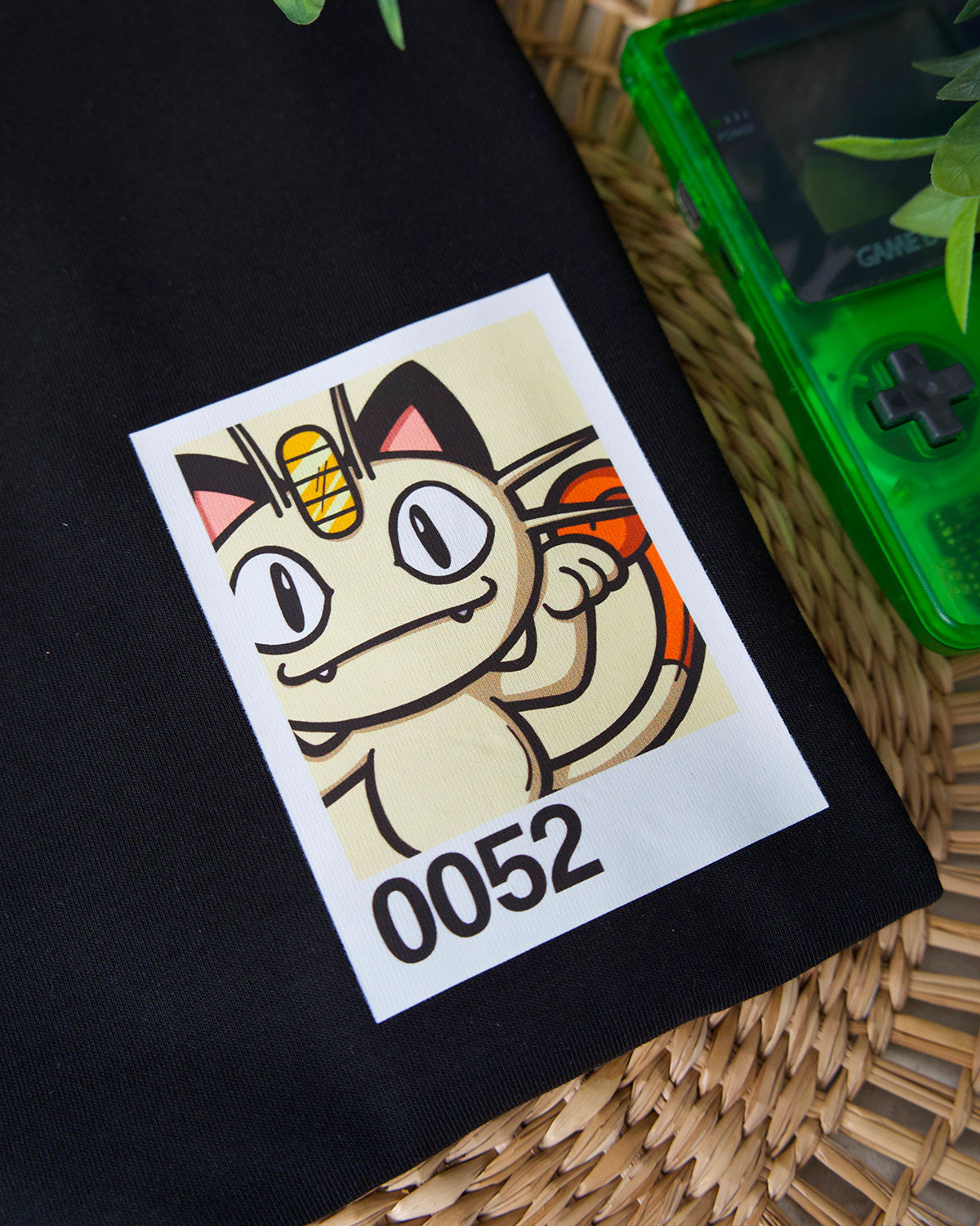 Juste Un T-shirt T-shirts Brodés 0052 Miaouss t-shirt Pokémon coton bio tailles et couleurs au choix