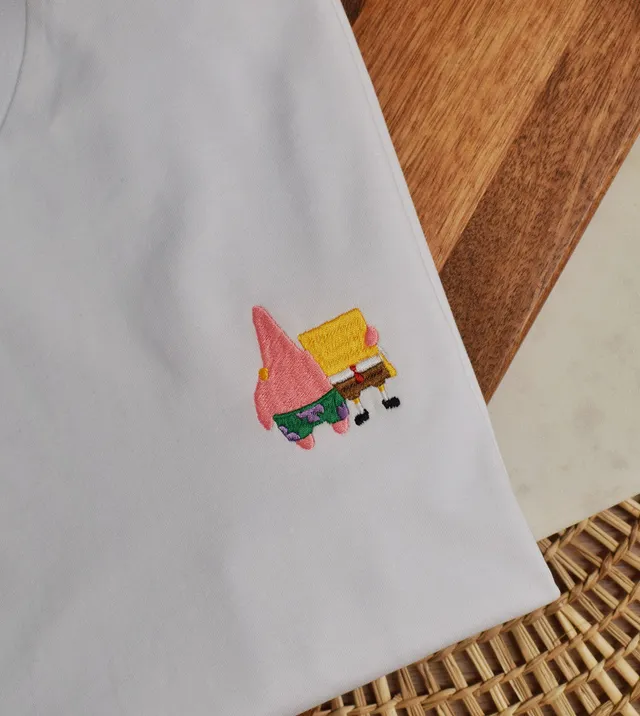 Juste Un T-shirt T-shirts Brodés Bob l'éponge T-shirt brodé coton bio