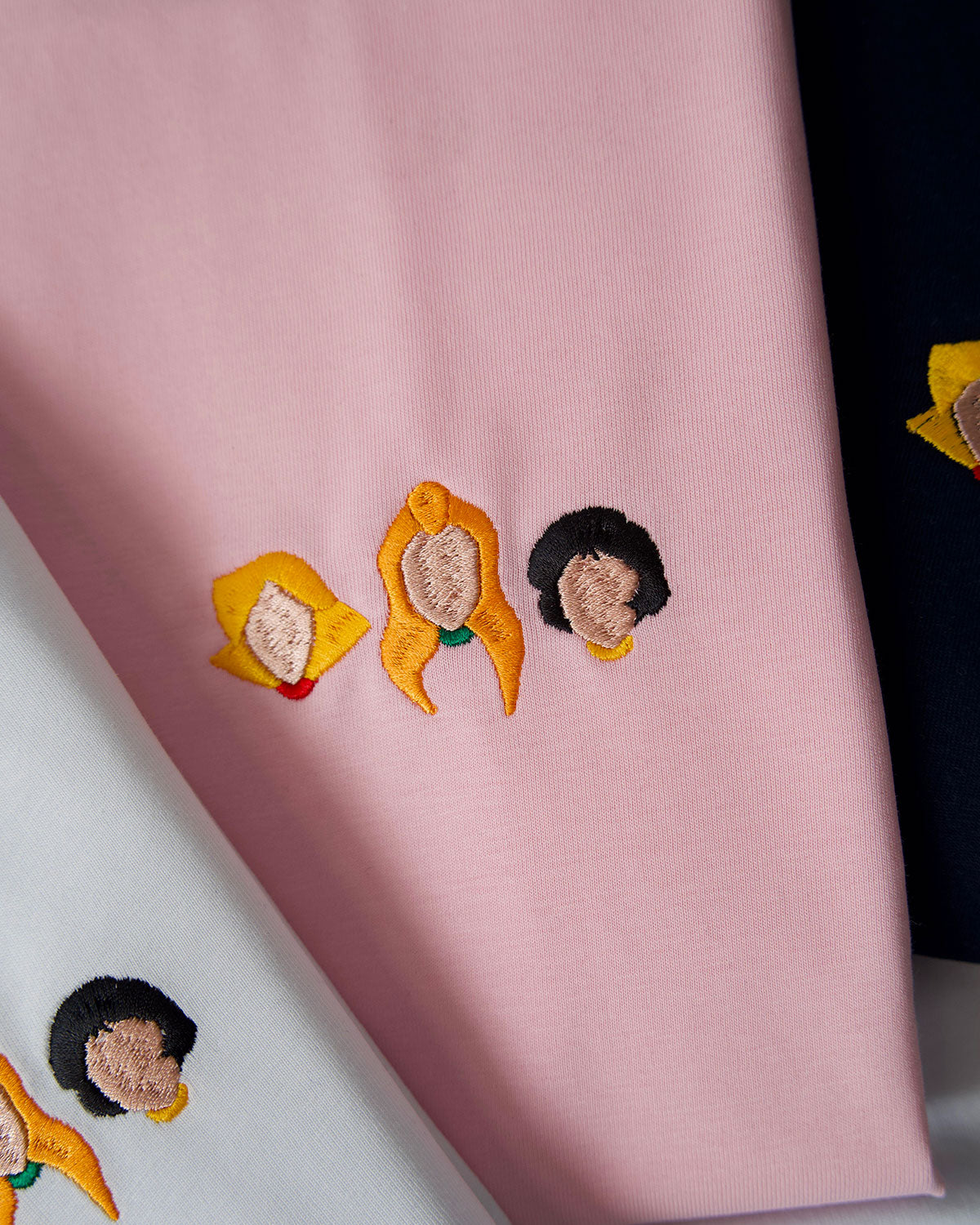 Juste Un T-shirt T-shirts Brodés Totally Spies t-shirt coton biologique