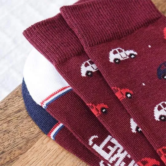 Juste Un T-shirt Chaussettes x Socksocket Les Simone chaussettes bordeaux dépareillées