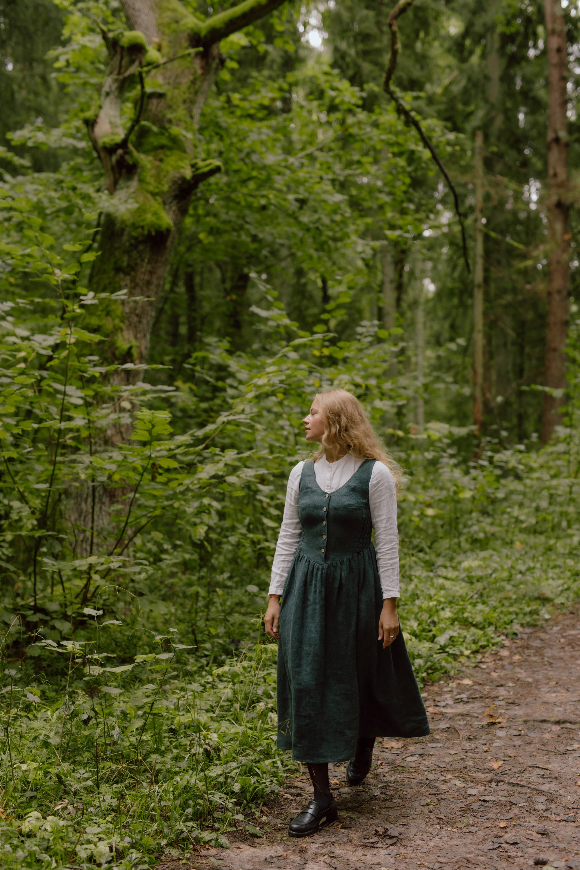 Laumė linen Linen Dresses Enola robe en lin bleu profond