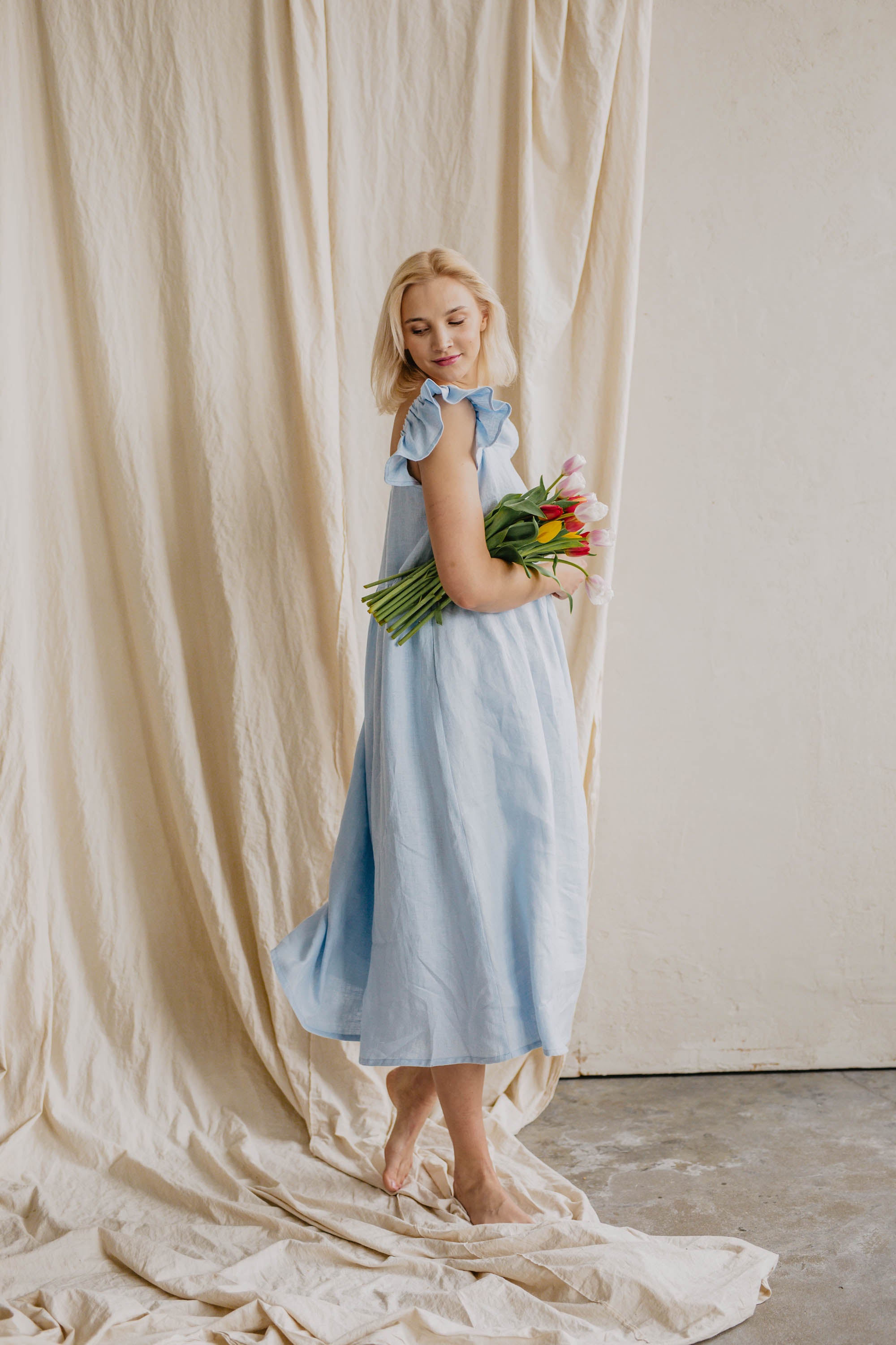 Laumė linen Linen Dresses Ona robe en lin bleu ciel taille S à volants