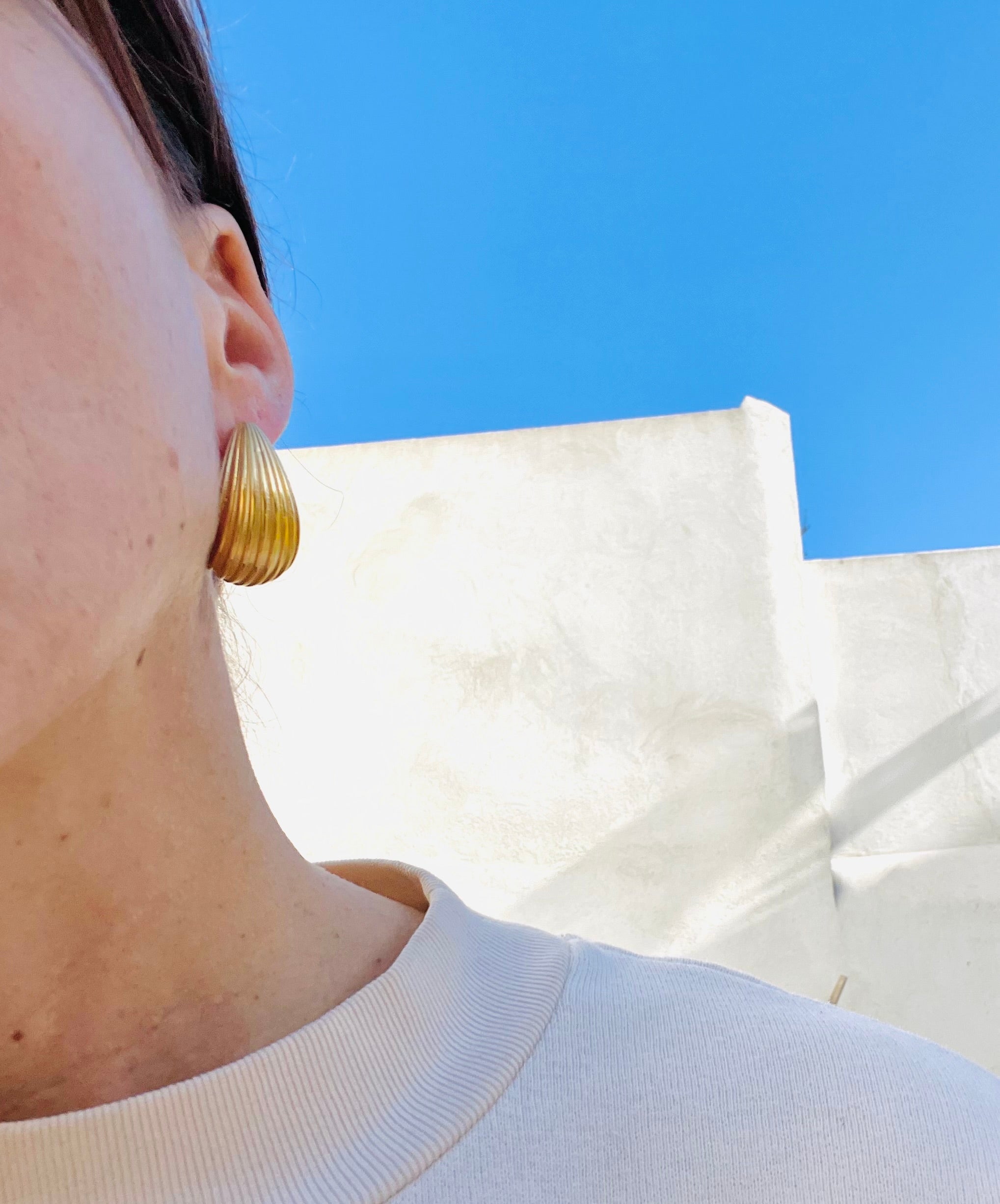PANTRUCHE Boucles d'oreilles SUZIE créoles ivoire résine